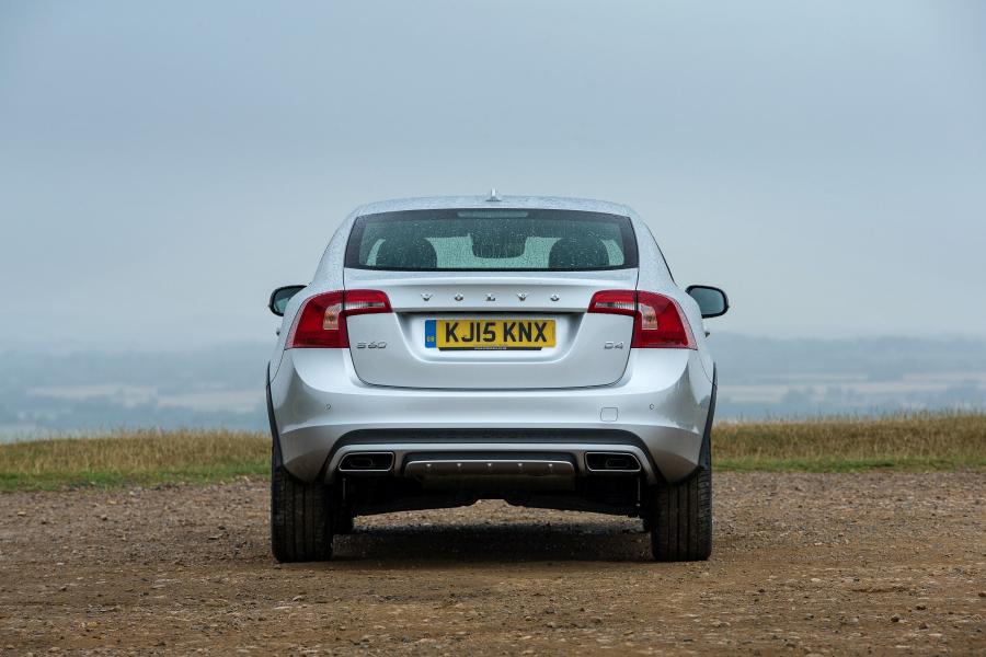  Volvo S60 Cross Country 2015 года  (UK) (фото 3 из 23)
